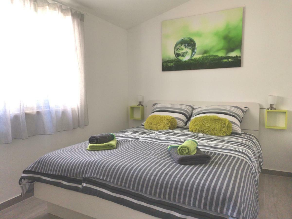 Apartment Regi *
